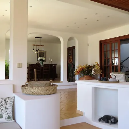 Moments Bed & Breakfast 3*
