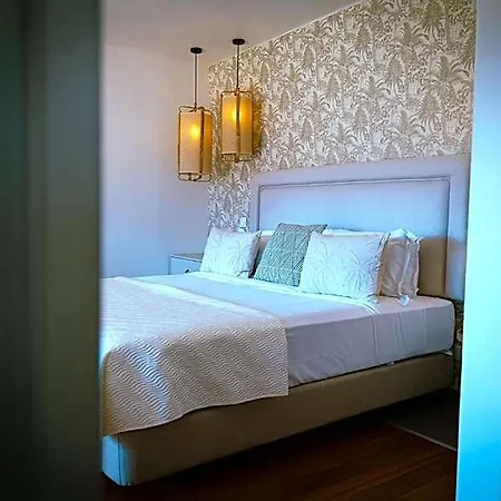 Bed & Breakfast Moments